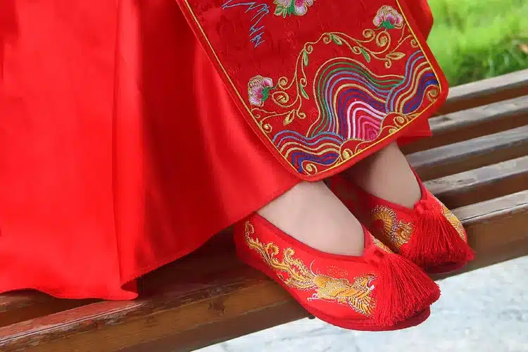 Vintage Women Flats Bride Red Shoes Chinese Wedding Satin Embroidered Tassel National Breathable Dance Single Ballet Shoes Woman 14