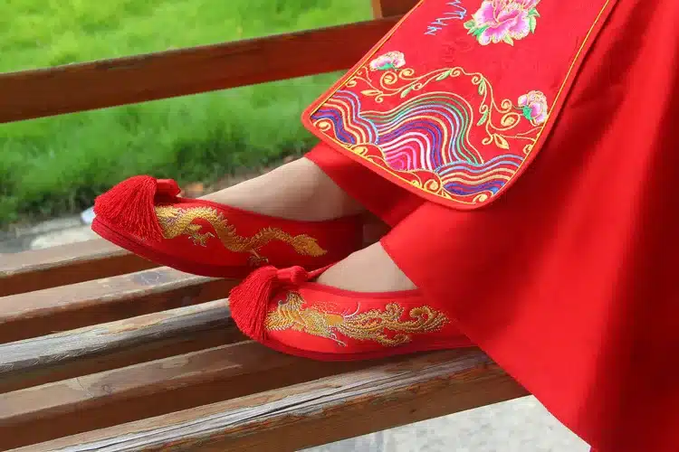 Vintage Women Flats Bride Red Shoes Chinese Wedding Satin Embroidered Tassel National Breathable Dance Single Ballet Shoes Woman 15