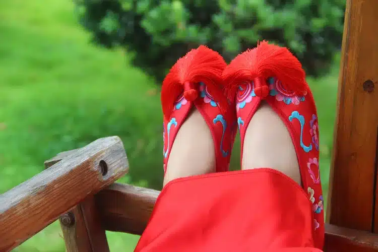 Vintage Women Flats Bride Red Shoes Chinese Wedding Satin Embroidered Tassel National Breathable Dance Single Ballet Shoes Woman 28