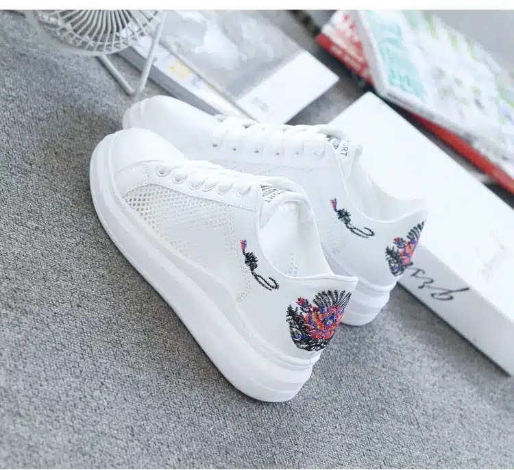 WAWFROK Women Casual Shoes Summer 2018 Spring Women Shoes Fashion Embroidered Breathable Hollow Lace-Up Women Sneakers 9