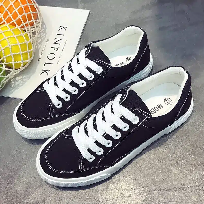 Women sneakers 2018 new arrivals fashion lace-up black/white women shoes solid sewing shallow casual canvas shoes women 15