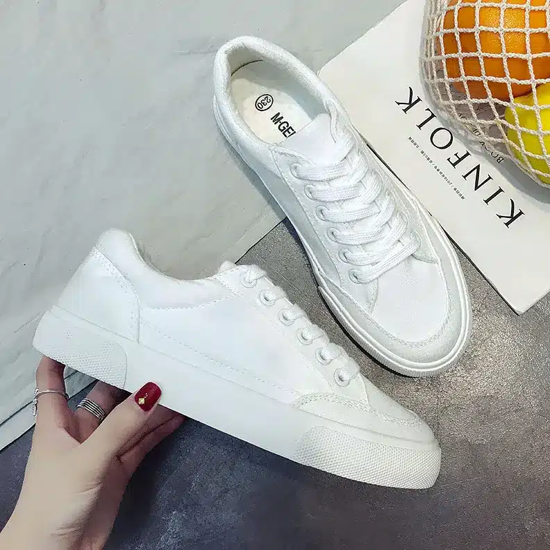 Women sneakers 2018 new arrivals fashion lace-up black/white women shoes solid sewing shallow casual canvas shoes women 16