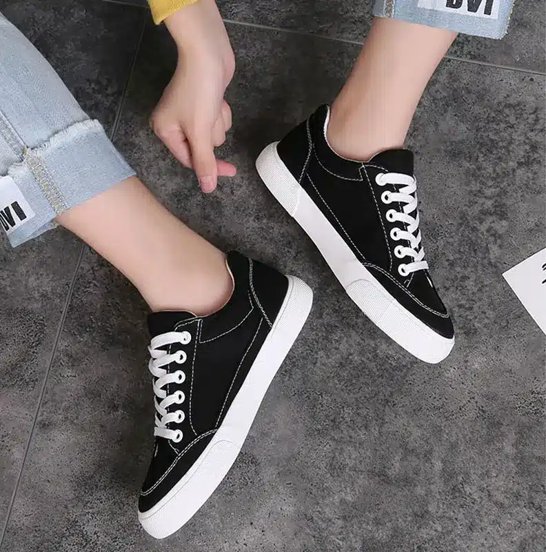 Women sneakers 2018 new arrivals fashion lace-up black/white women shoes solid sewing shallow casual canvas shoes women 24