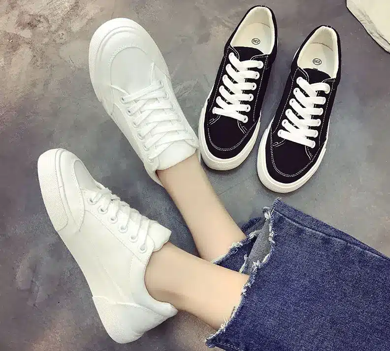 Women sneakers 2018 new arrivals fashion lace-up black/white women shoes solid sewing shallow casual canvas shoes women 26
