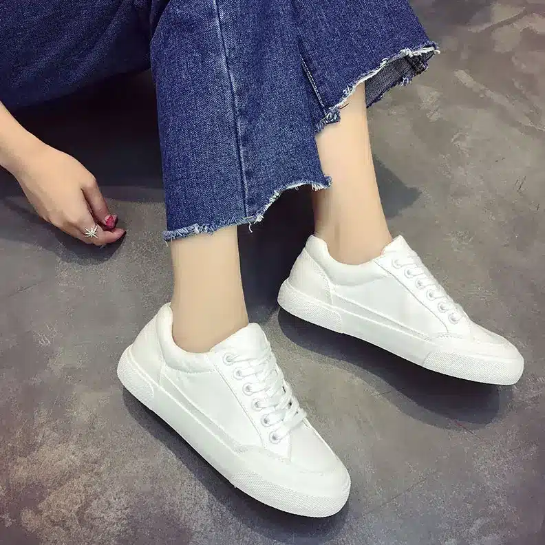 Women sneakers 2018 new arrivals fashion lace-up black/white women shoes solid sewing shallow casual canvas shoes women 28