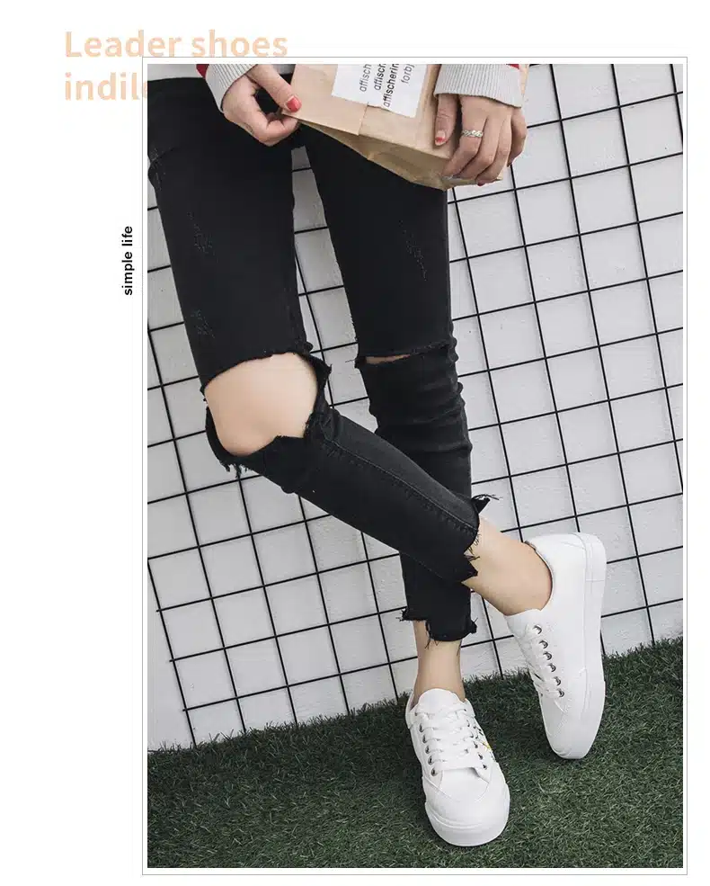 Women Shoes 2018 Spring Embroidery Flower Female Chic Casual Shoes Sneakers Leather Shoes White Beige Floral Vintage Style 35-40 25