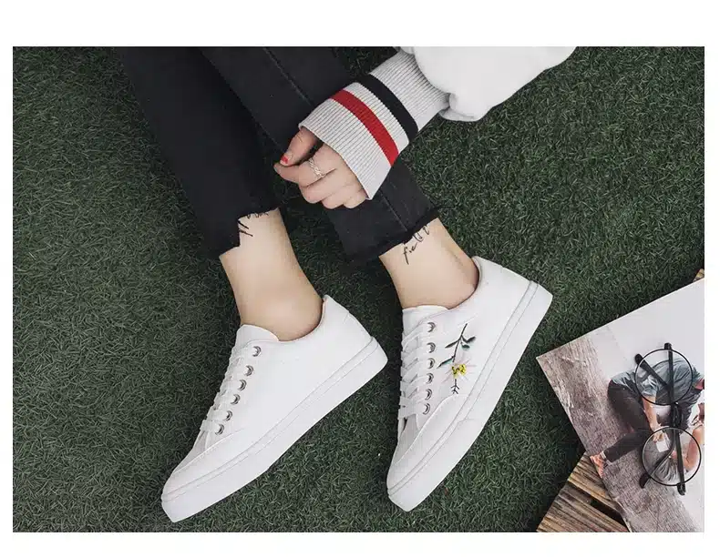 Women Shoes 2018 Spring Embroidery Flower Female Chic Casual Shoes Sneakers Leather Shoes White Beige Floral Vintage Style 35-40 26