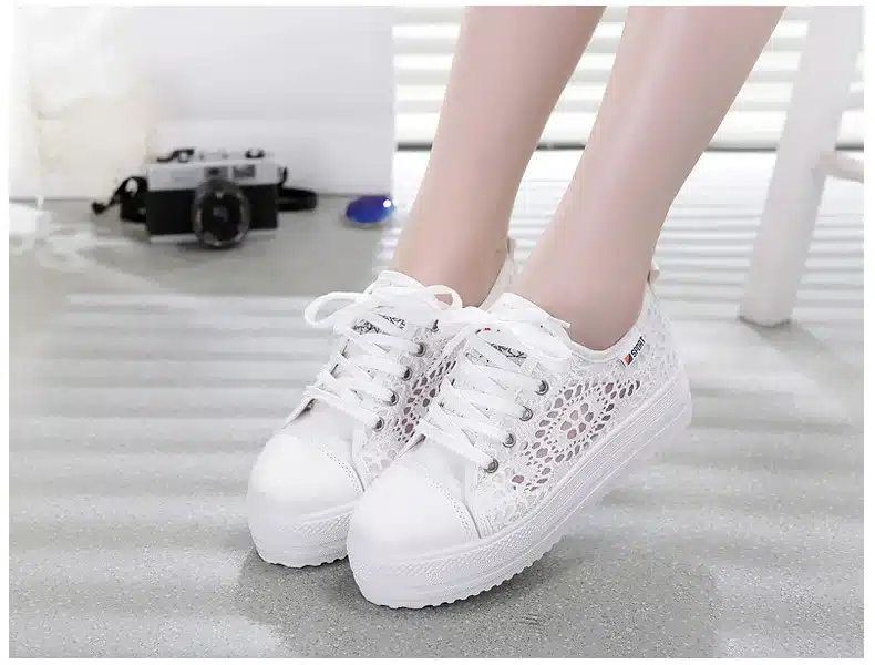 Women Shoes 2018 fashion summer casual Ladies Shoes cutouts lace canvas hollow breathable platform flat Shoes woman sneakers 25