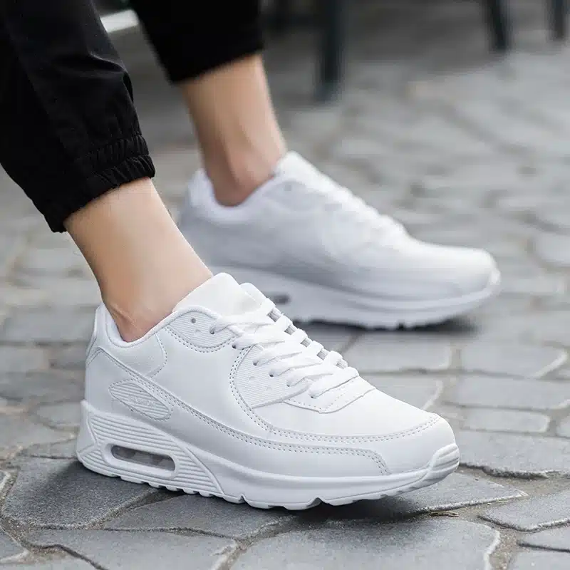 Women running shoes 2018 new outdoor men sport shoes breathable mesh soft athletics Jogging sport women sneaker shoes woman 30