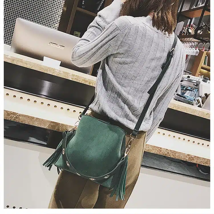 2018 Fashion Exquisite Women Bucket Bag Vintage Tassel Messenger Bag High Quality Retro Shoulder Bag Simple Crossbody Bag Tote 17