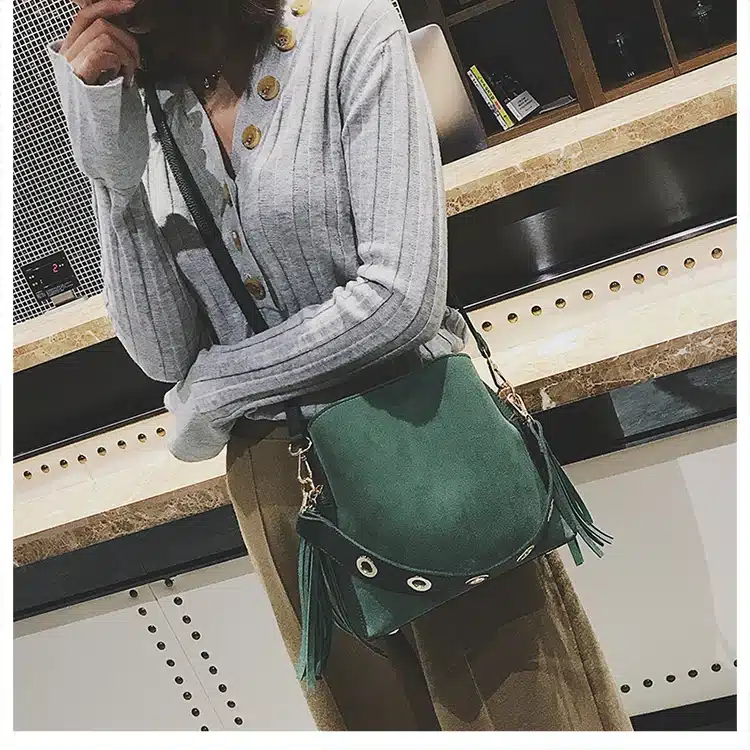 2018 Fashion Exquisite Women Bucket Bag Vintage Tassel Messenger Bag High Quality Retro Shoulder Bag Simple Crossbody Bag Tote 18