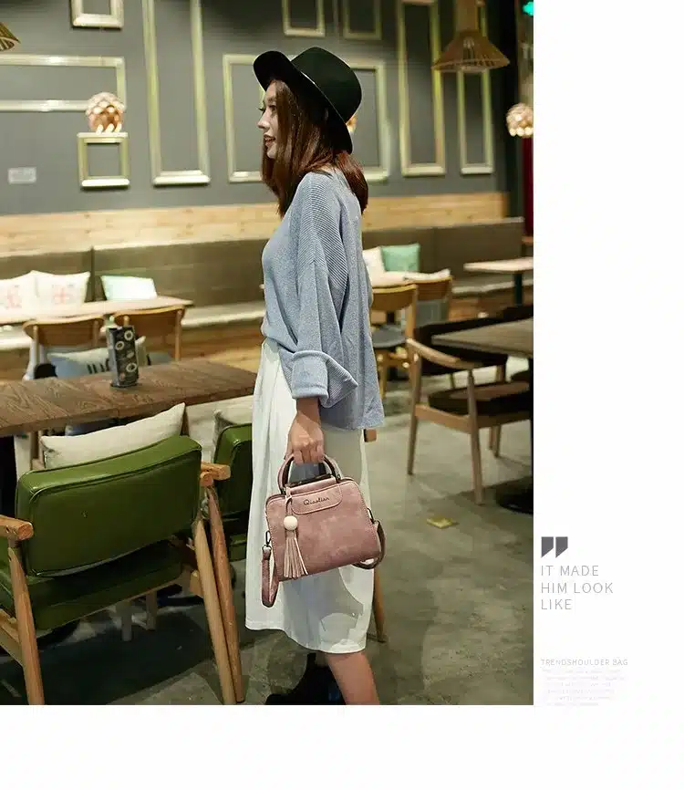 Free shipping, 2018 new women handbags, simple fashion flap, trend tassel woman messenger bag, Korean version shoulder bag. 19