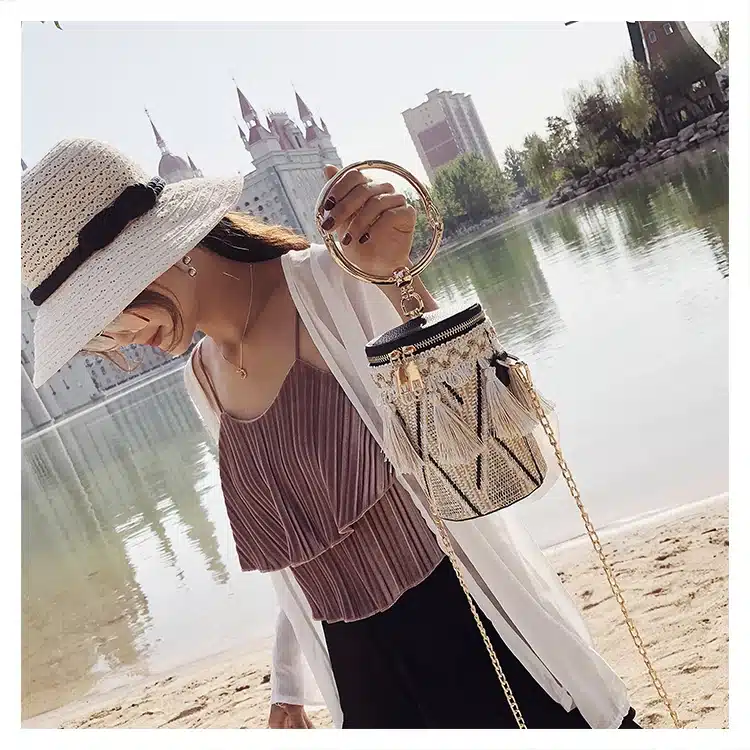 2018 Summer Fashion New Handbag High quality Straw bag Women bag Round Tote bag Hand Metal Ring Tassel Chain Shoulder Travel bag 18