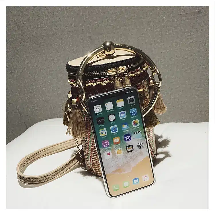 2018 Summer Fashion New Handbag High quality Straw bag Women bag Round Tote bag Hand Metal Ring Tassel Chain Shoulder Travel bag 28