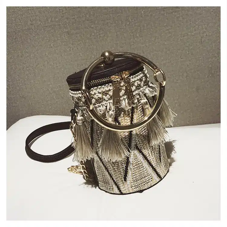 2018 Summer Fashion New Handbag High quality Straw bag Women bag Round Tote bag Hand Metal Ring Tassel Chain Shoulder Travel bag 29