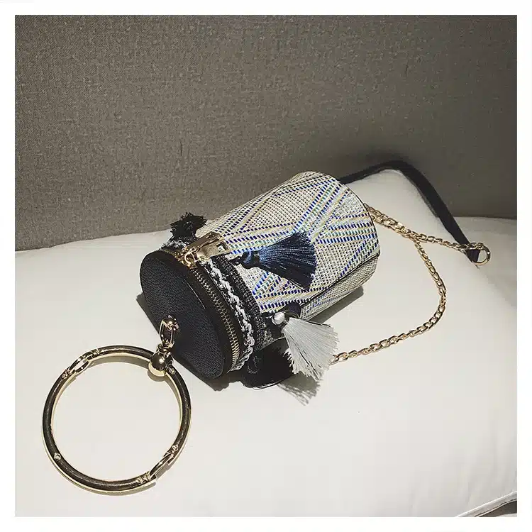 2018 Summer Fashion New Handbag High quality Straw bag Women bag Round Tote bag Hand Metal Ring Tassel Chain Shoulder Travel bag 31