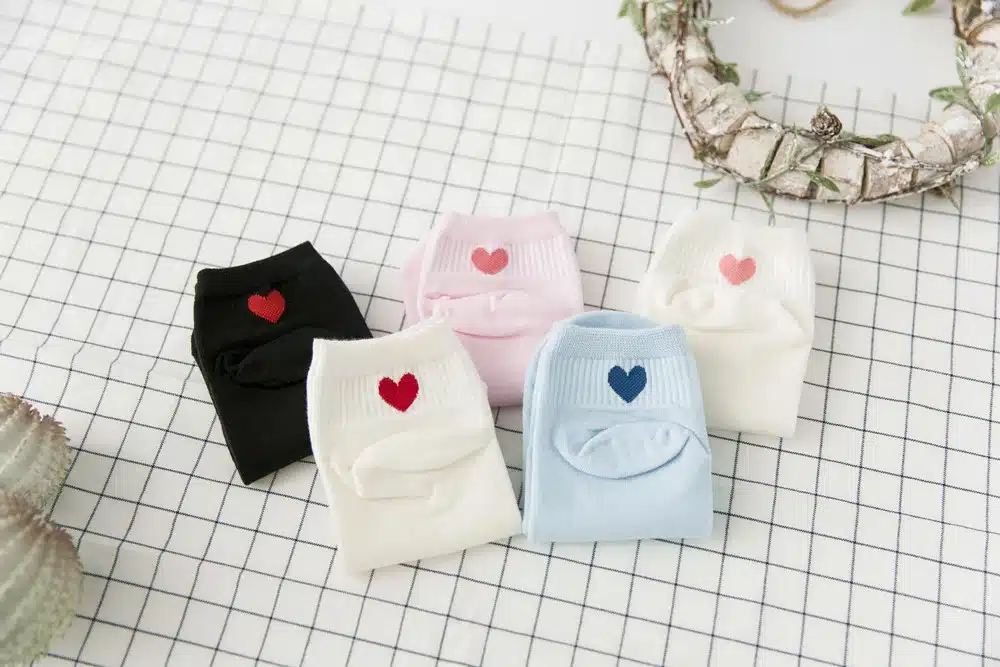 New Women's Fashion Pretty Love Heart Heels Pattern socks Girls Summer Fall Winter Leisure Pure Cotton Meias Funny Cute Warm Sox 20