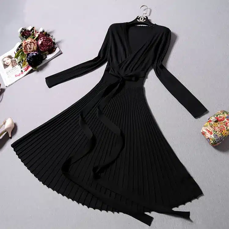 2017 New Autumn Winter Vintage Pleated Dress Women Solid Knee-length Long Sleeved Empire Sexy V-neck Elegant Knitted Dresses 13