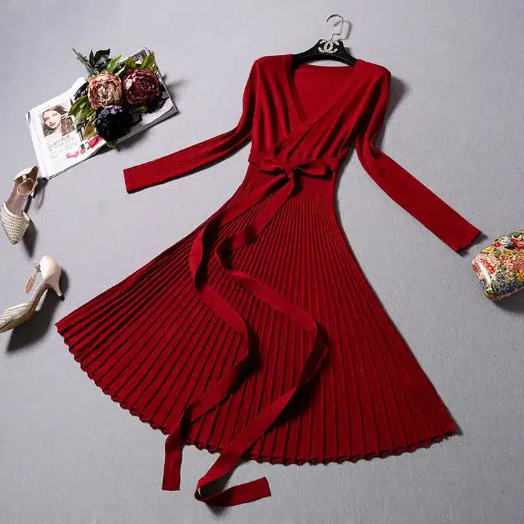 2017 New Autumn Winter Vintage Pleated Dress Women Solid Knee-length Long Sleeved Empire Sexy V-neck Elegant Knitted Dresses 14