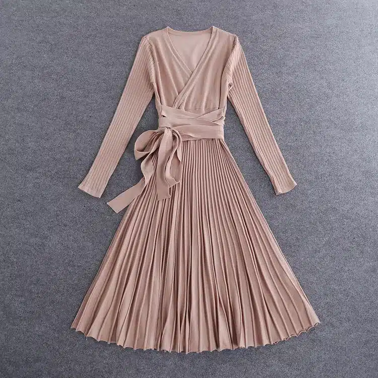 2017 New Autumn Winter Vintage Pleated Dress Women Solid Knee-length Long Sleeved Empire Sexy V-neck Elegant Knitted Dresses 15