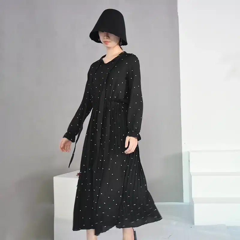 [EAM] 2018 New Autumn Round Neck Long Sleeve Solid Black Chiffon Dot Loose Big Size Dress Women Fashion Tide JA23601M 14