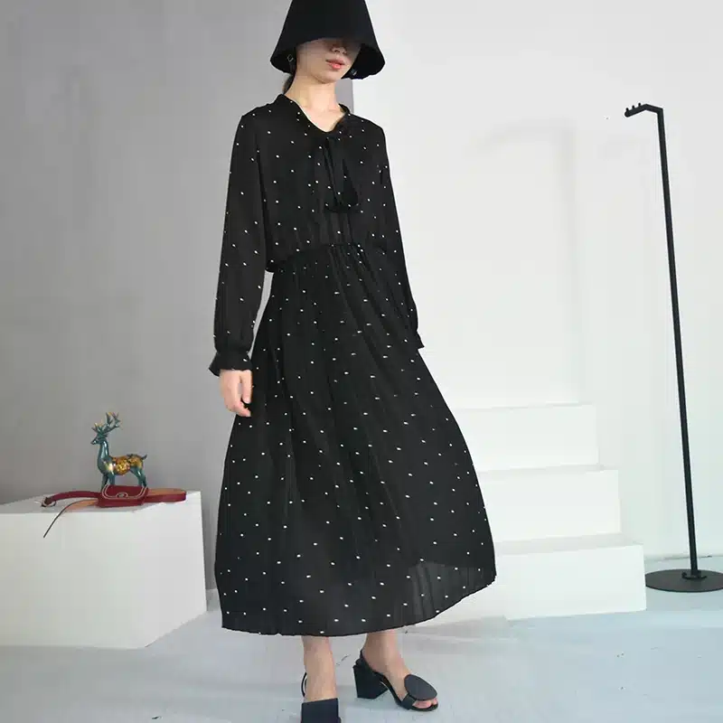 [EAM] 2018 New Autumn Round Neck Long Sleeve Solid Black Chiffon Dot Loose Big Size Dress Women Fashion Tide JA23601M 16