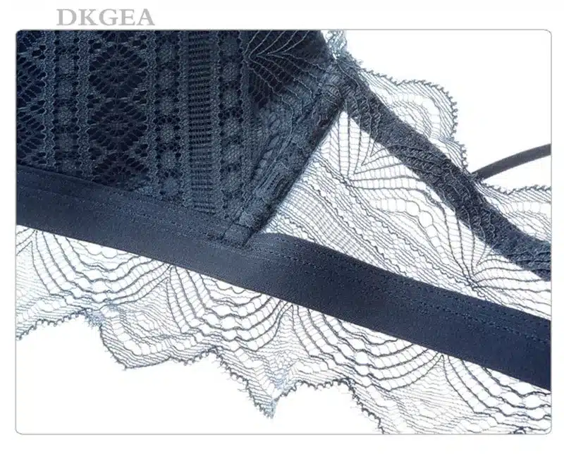 New Top Blue Bra Panties Set Lace Lingerie Thin Cotton Brassiere Wire Free Embroider Bra Women Underwear Set Sexy Deep V Gather 15