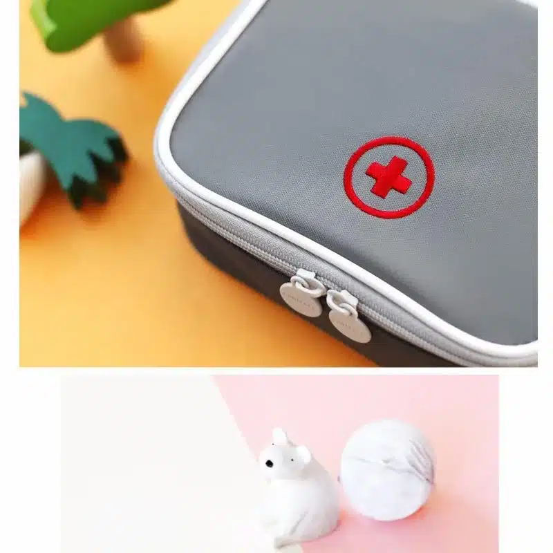 13*10*4cm Cute Mini Portable Medicine Bag First Aid Kit Medical Emergency Kits Organizer Outdoor Household Pill Bag 12