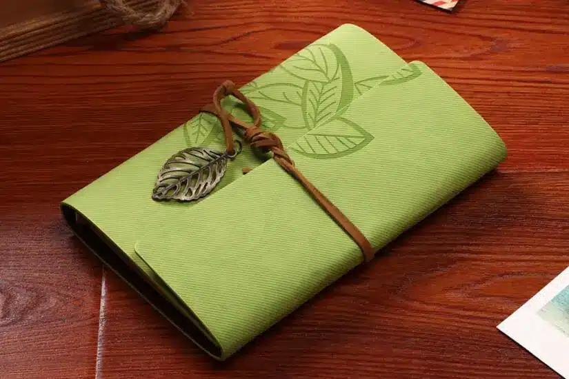 7 Inch 18.5x12.5cm PU Leather Vintage Khaki Paper Maple Leaf Photo Album Diary Notebook 80 Sheets Steel Ring Binding Lron Leaves 40