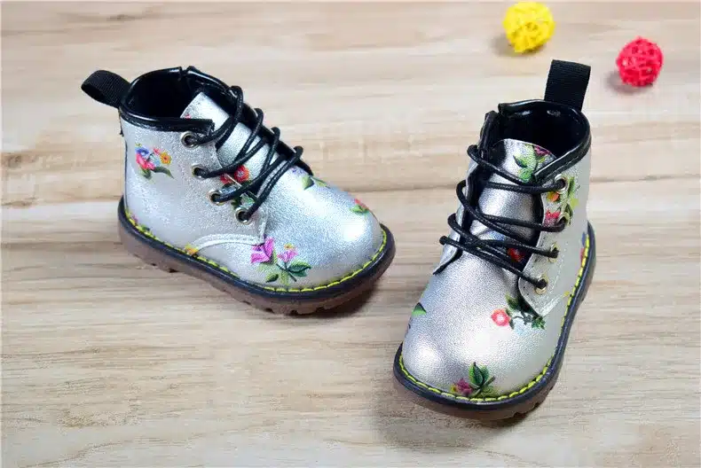 Hot sale 2018 New Spring/Autumn Children Rubber Boots Leather Non-slip Boots For Girls Waterproof Fashion Kids Boots Size 21-30 20
