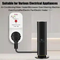 Kaasaegses elutoas valge diivan ja laud, esiplaanil automaatne pinge kaitselüliti seinakontakti juures.