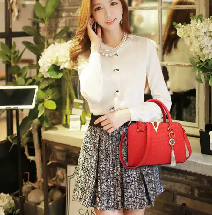 woman fashion Crocodile leather V letters Designer Handbags Luxury quality Lady Shoulder Crossbody Bags fringed Messenger Bag 4