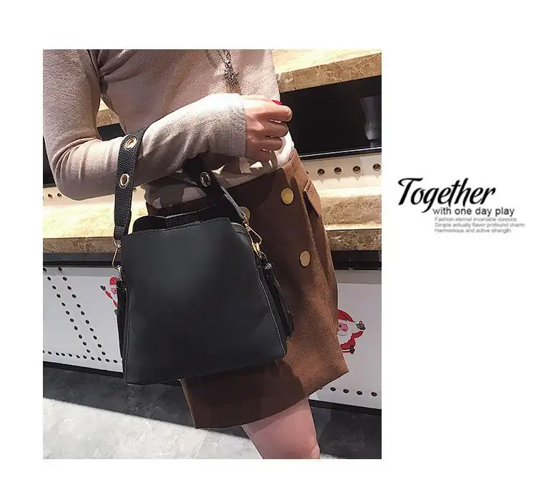 2018 Fashion Scrub Women Bucket Bag Vintage Tassel Messenger Bag High Quality Retro Shoulder Bag Simple Crossbody Bag Tote LB651 19