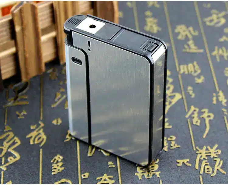 FOCUS Portable Metal Cigarette Boxes With Kerosene Oil Lighter 10pcs Cigarette Holder Case Lighter Gadget For Men Christmas Gift 18
