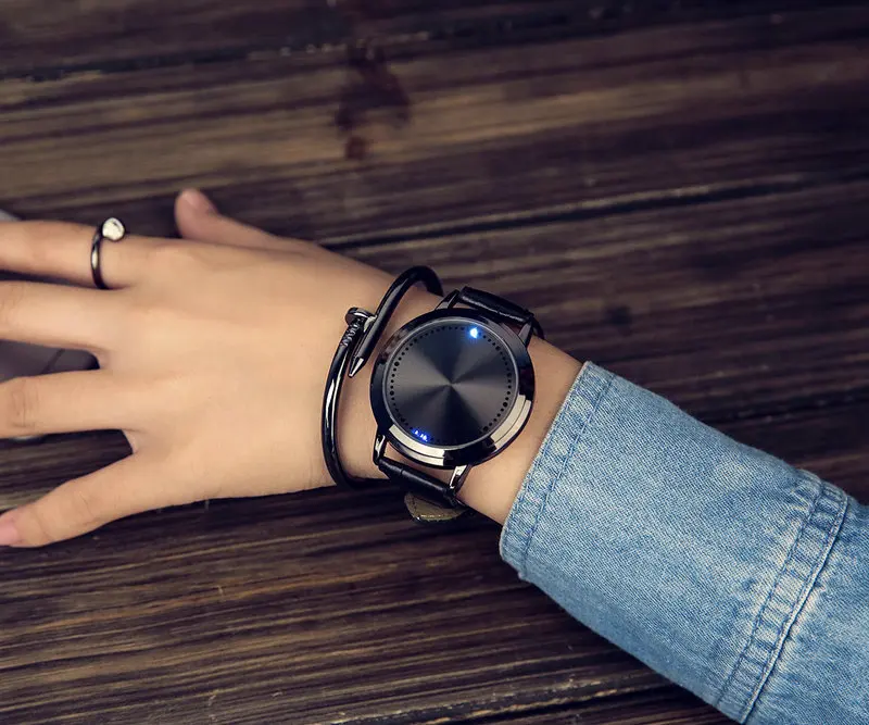 2018 New Casual Fashion Elegant Lady Quartz Bracelet Women Wristwatch LED Jewel Lucky Clover Stainless Steel Case Montre Femme 11