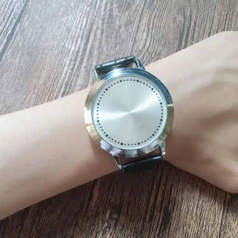 2018 New Casual Fashion Elegant Lady Quartz Bracelet Women Wristwatch LED Jewel Lucky Clover Stainless Steel Case Montre Femme 16