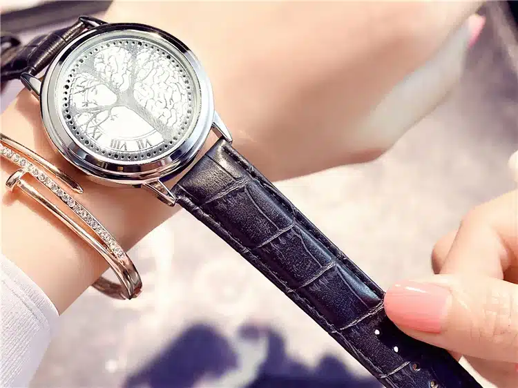 2018 New Casual Fashion Elegant Lady Quartz Bracelet Women Wristwatch LED Jewel Lucky Clover Stainless Steel Case Montre Femme 20