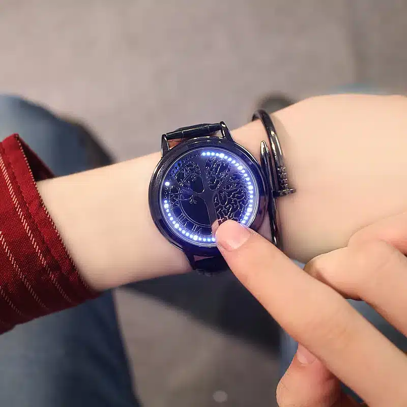 2018 New Casual Fashion Elegant Lady Quartz Bracelet Women Wristwatch LED Jewel Lucky Clover Stainless Steel Case Montre Femme 22