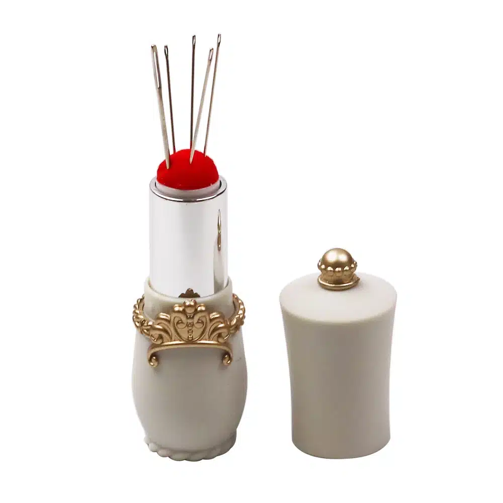 New Craft Lipstick Shaped Needles Pin Cushion with 5 Sewing Needles Pincushion Rotatable Needle Holder Sewing Tool Accessories 30