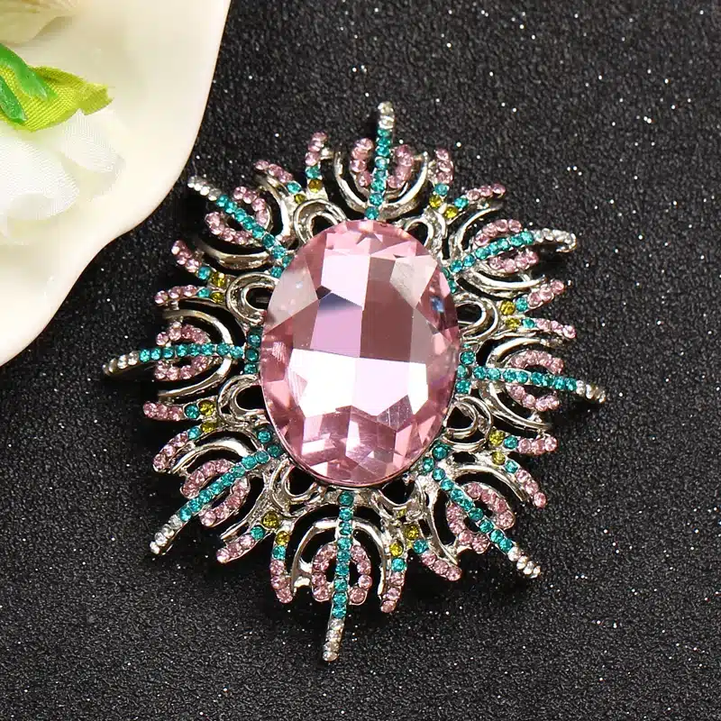 MINHIN Vintage Big Crystal Flower Brooch Pins Women Luxury Rhinestone Gold Silver Large Brooches Corsages Wedding Accessories 105