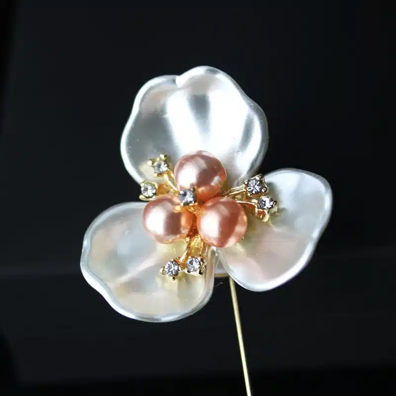 i-Remiel High-end Long Needle Brooch Shell Pearl Rhinestone Flower Pins & Brooches Women Suit Sweater Coat Shirt Mujer Pin Badge 12