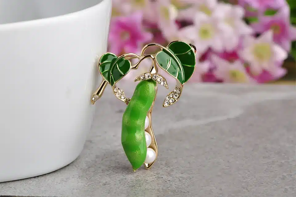 Blucome Enamel Green Pea Brooches For Women Gold-color Crystal Simulated Pearls Corsages Men Kids Sweater Suit Accessories Pins 13