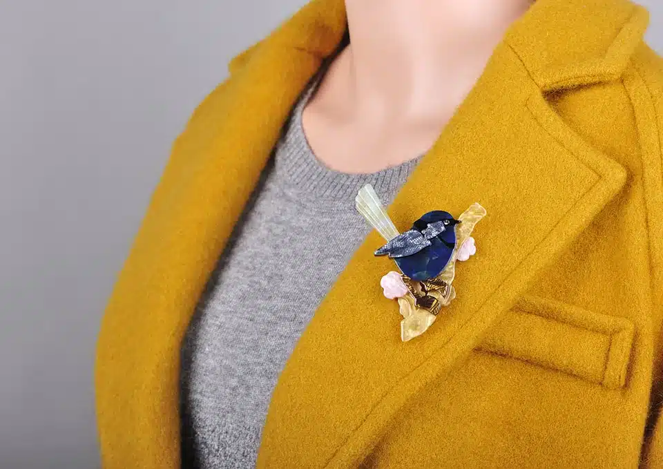 Blucome Vivid Blue Magpie Bird Shape Brooch Colorful Natural Acrylic Corsage Clips Pins Kids Women Suit Scarf Decoration Jewelry 12
