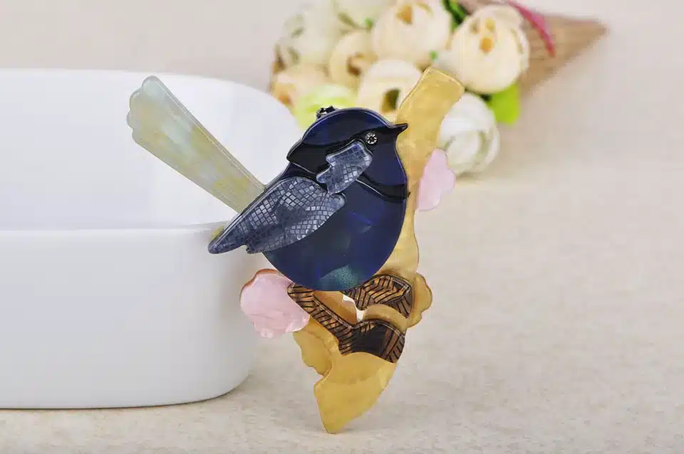 Blucome Vivid Blue Magpie Bird Shape Brooch Colorful Natural Acrylic Corsage Clips Pins Kids Women Suit Scarf Decoration Jewelry 13