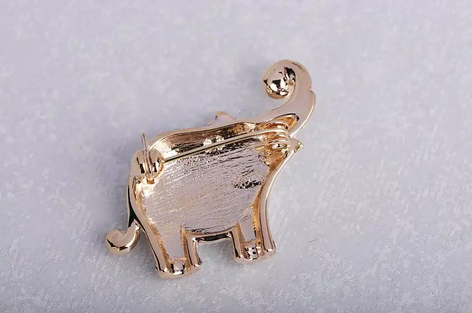 Blucome New Arrival lovely Blue Texture Enamel Elephant Shape Brooch Crystal Pins Brooches For Women Kids Scarf Clothes Jewelry 18