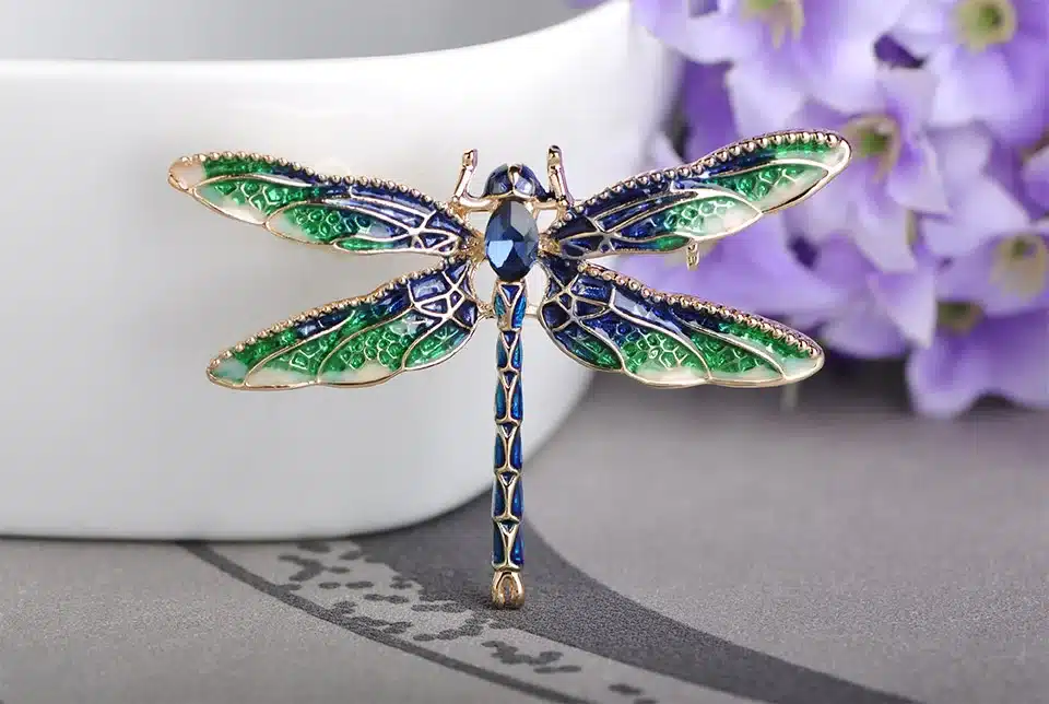 Blucome Vivid Green Enamel Dragonfly Fly Brooches Zinc Alloy Insect Brooch Pins For Women Kids Coat Clothes Accessories Jewelry 14