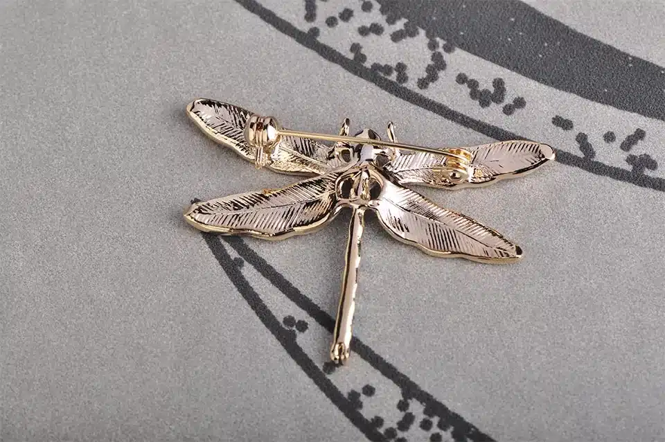 Blucome Vivid Green Enamel Dragonfly Fly Brooches Zinc Alloy Insect Brooch Pins For Women Kids Coat Clothes Accessories Jewelry 16