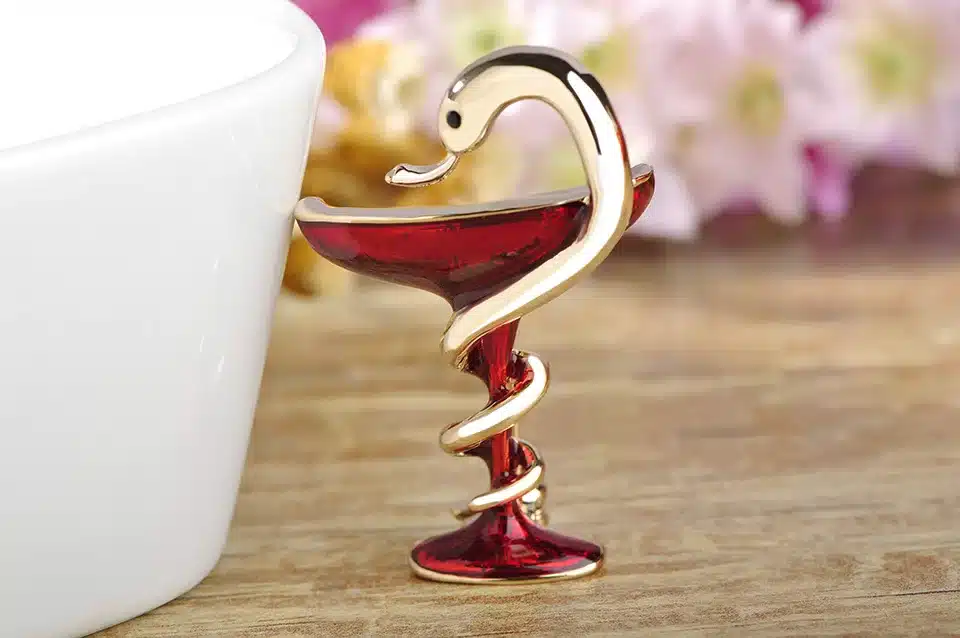 Blucome Special Red Trophy Memorial Cup With Snake Brooches Pins For Women Men Kids Gifts Enamel Gold-color Alloy Brooch Jewelry 14