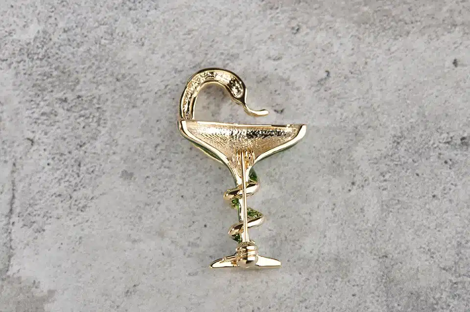 Blucome Special Red Trophy Memorial Cup With Snake Brooches Pins For Women Men Kids Gifts Enamel Gold-color Alloy Brooch Jewelry 15