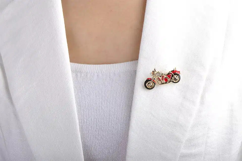 Blucome Fashion Motorcycle Brooch Gold-color Red Enamel Brooches Girls Kids Gifts Jewelry Suit Collar Sweater Accessories Pins 15
